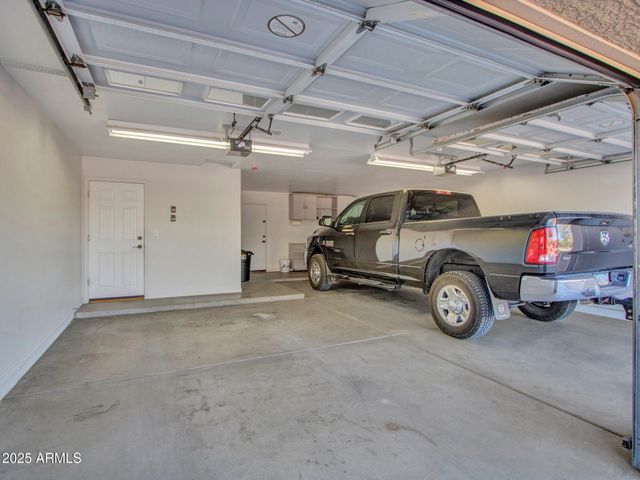 1703 E MADDOCK Road, Phoenix, AZ 85086