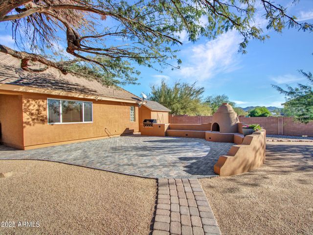 1703 E MADDOCK Road, Phoenix, AZ 85086