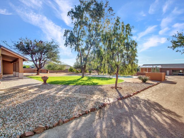 1703 E MADDOCK Road, Phoenix, AZ 85086