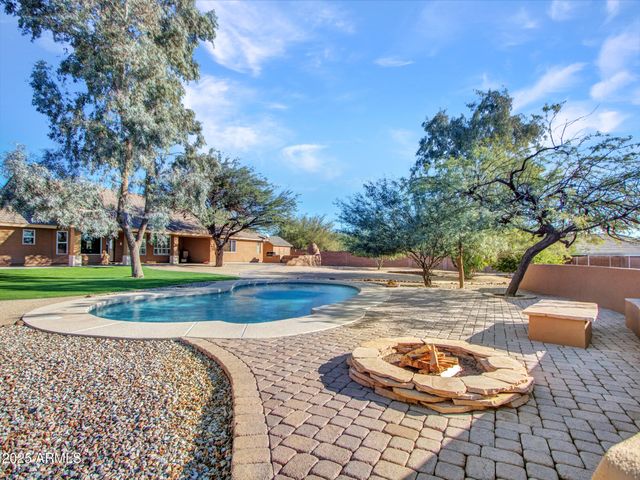 1703 E MADDOCK Road, Phoenix, AZ 85086