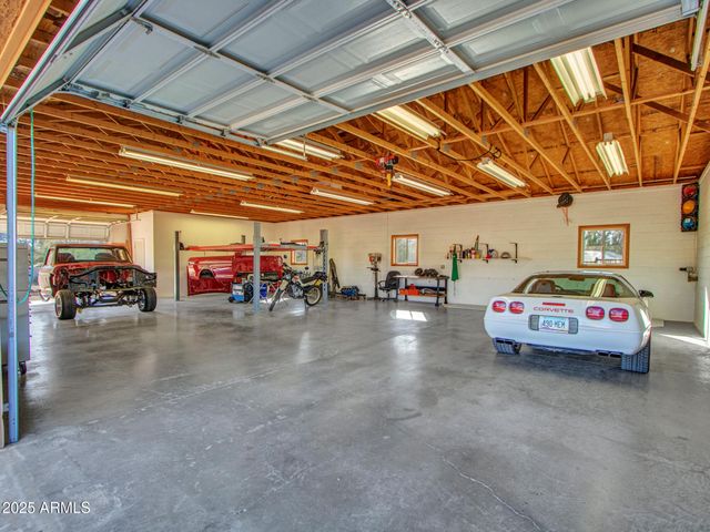 1703 E MADDOCK Road, Phoenix, AZ 85086