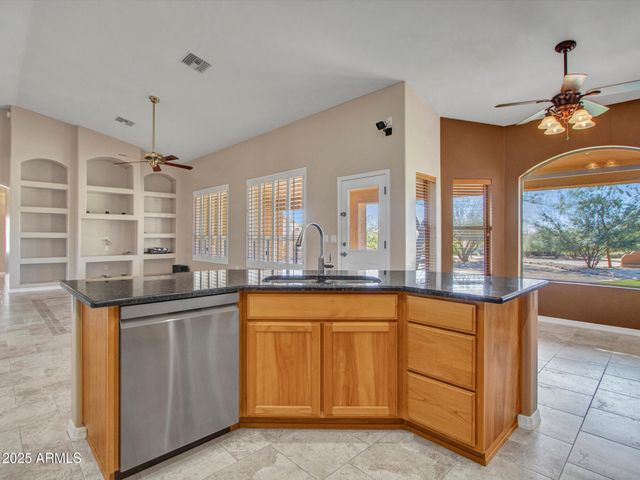 1703 E MADDOCK Road, Phoenix, AZ 85086