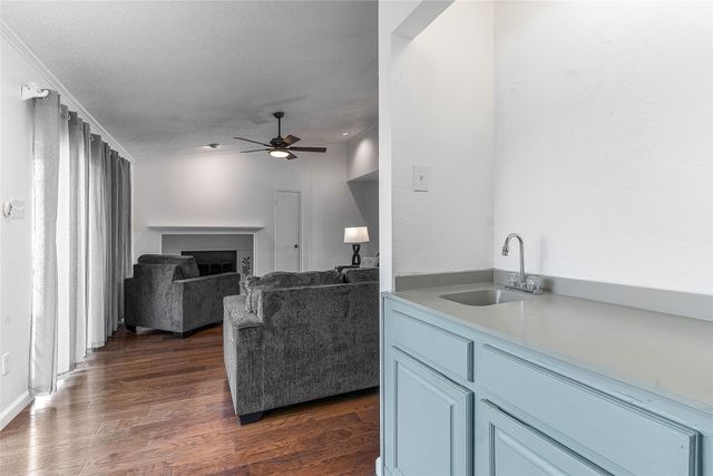 2732 Copper Creek Drive 201, Arlington, TX 76006