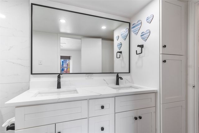 2732 Copper Creek Drive 201, Arlington, TX 76006