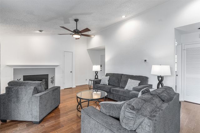 2732 Copper Creek Drive 201, Arlington, TX 76006