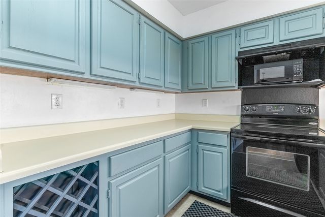 2732 Copper Creek Drive 201, Arlington, TX 76006