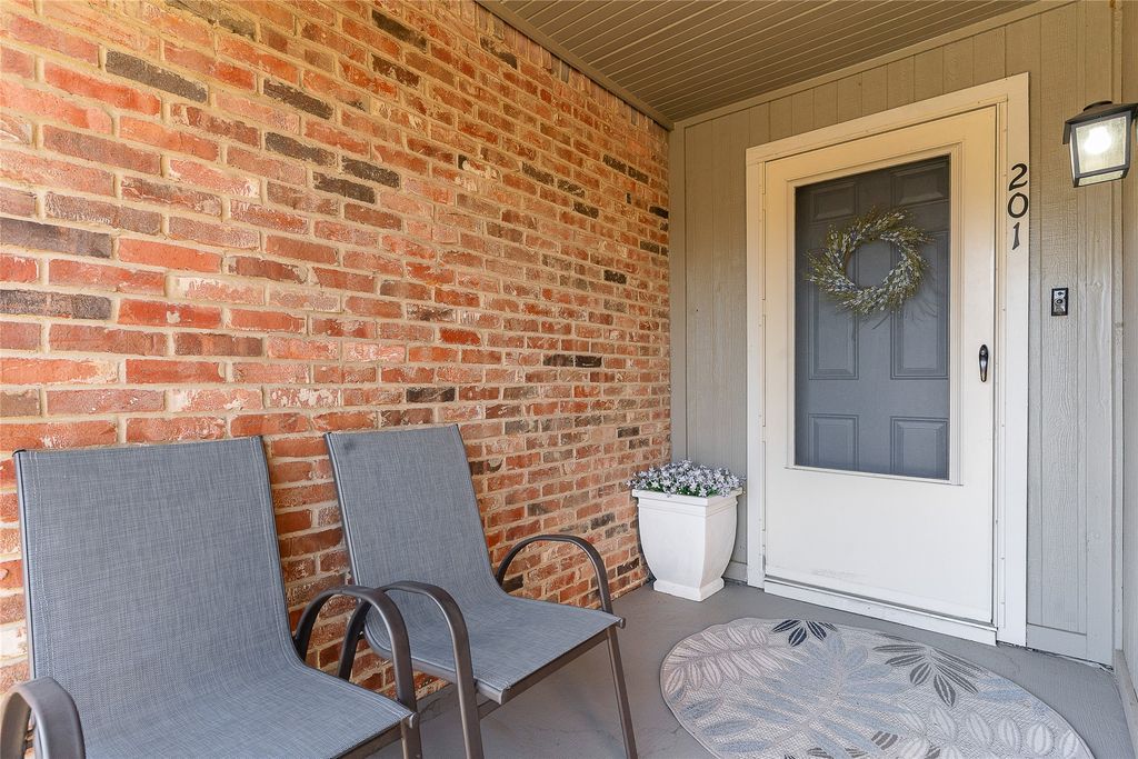 2732 Copper Creek Drive 201, Arlington, TX 76006