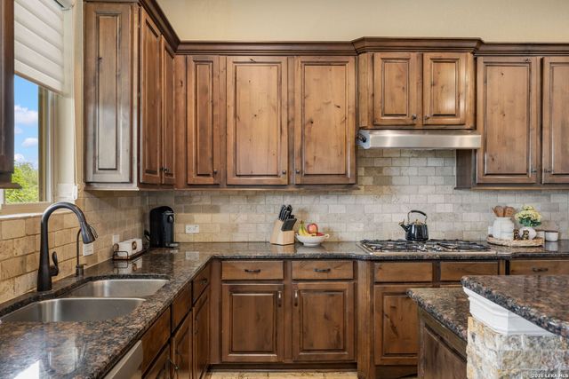 3102 Spider Lily, San Antonio, TX 78258