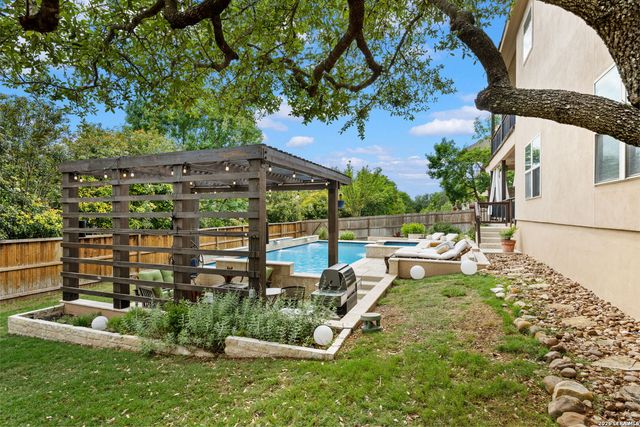 3102 Spider Lily, San Antonio, TX 78258
