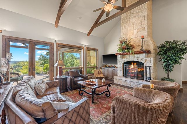 131 Bootlegger Lane, Kerrville, TX 78028