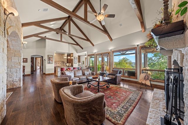 131 Bootlegger Lane, Kerrville, TX 78028