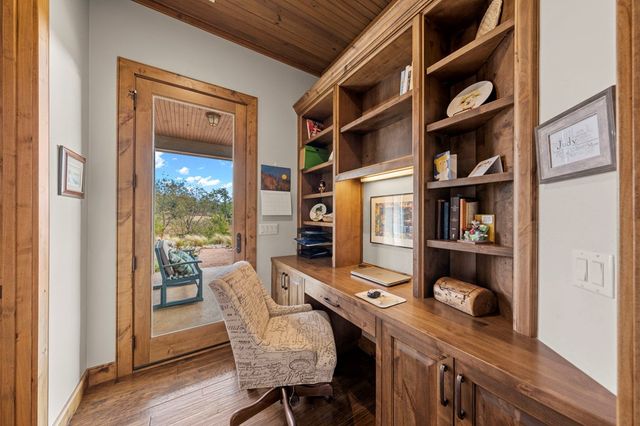131 Bootlegger Lane, Kerrville, TX 78028
