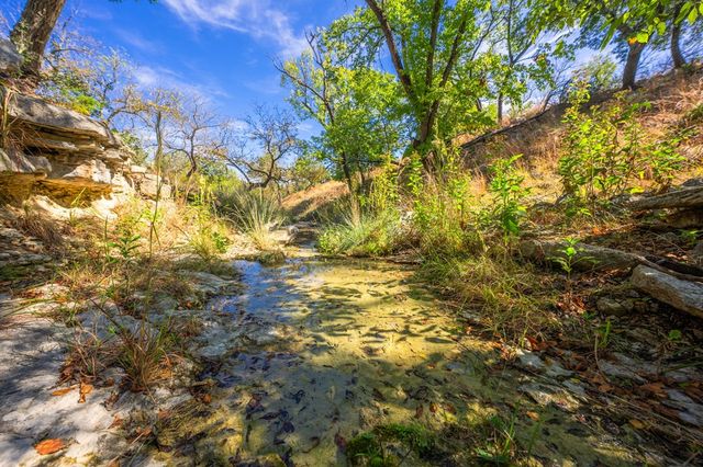 131 Bootlegger Lane, Kerrville, TX 78028