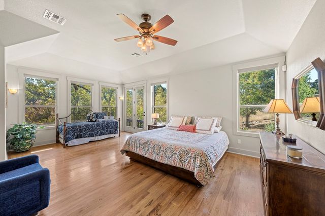 131 Bootlegger Lane, Kerrville, TX 78028