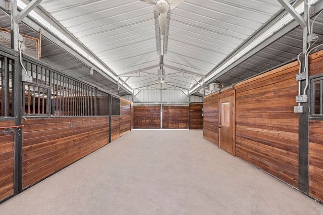 131 Bootlegger Lane, Kerrville, TX 78028