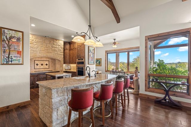 131 Bootlegger Lane, Kerrville, TX 78028