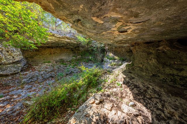 131 Bootlegger Lane, Kerrville, TX 78028