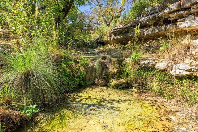 131 Bootlegger Lane, Kerrville, TX 78028