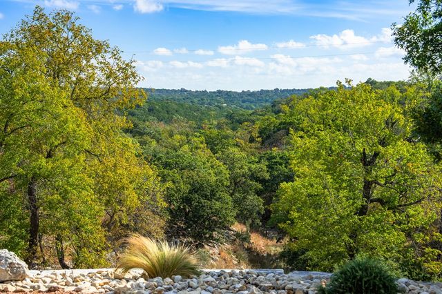 131 Bootlegger Lane, Kerrville, TX 78028
