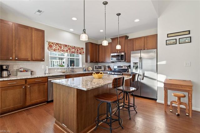 204 Bennetts Grove LN, Suffolk, VA 23435