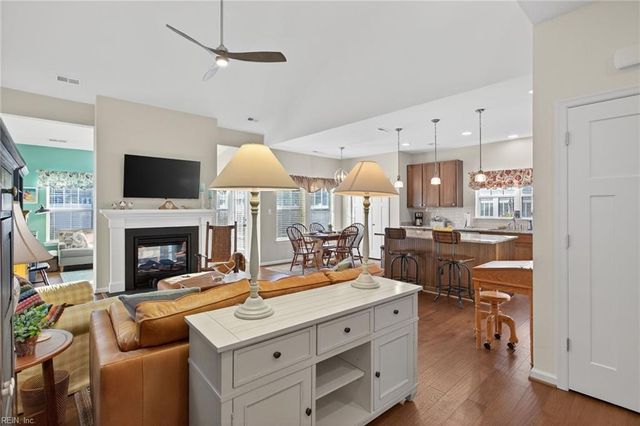 204 Bennetts Grove LN, Suffolk, VA 23435