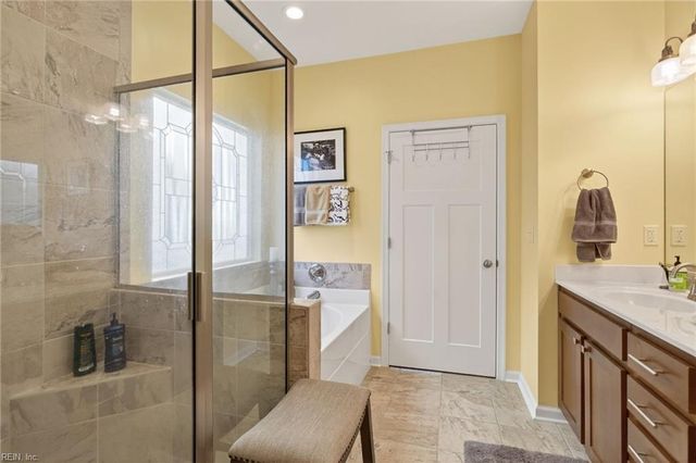 204 Bennetts Grove LN, Suffolk, VA 23435