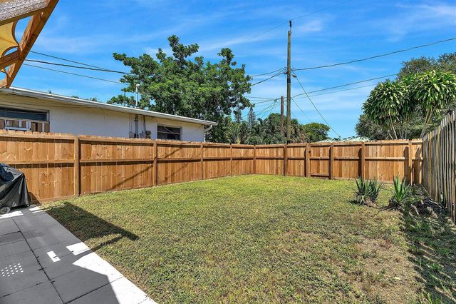 118 S J Street, Lake Worth Beach, FL 33460