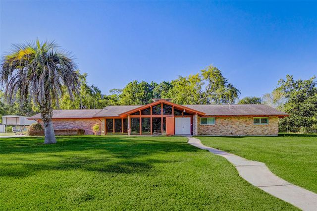 604 N Clear Creek Drive, Friendswood, TX 77546