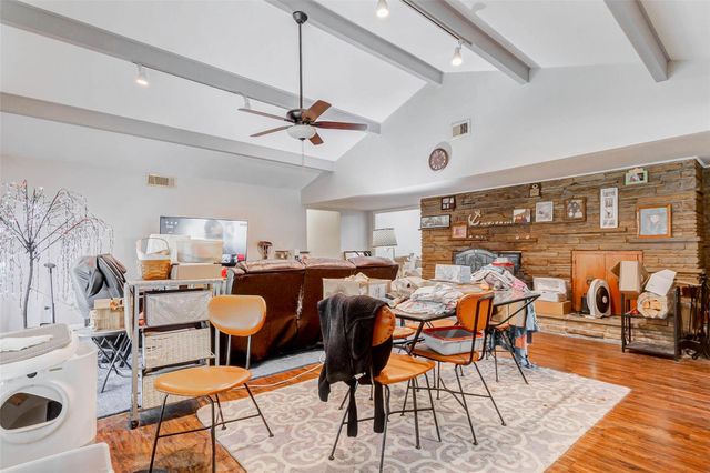 604 N Clear Creek Drive, Friendswood, TX 77546