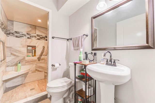 604 N Clear Creek Drive, Friendswood, TX 77546