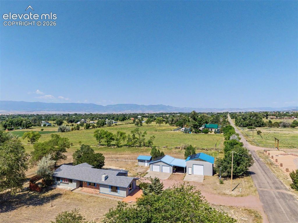 1335 Apple Lane, Penrose, CO 81240 — exterior
