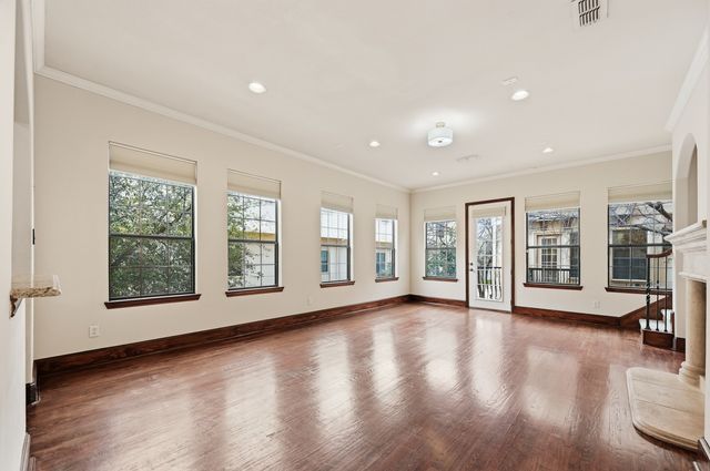 1020 Pavillion Street, Dallas, TX 75204