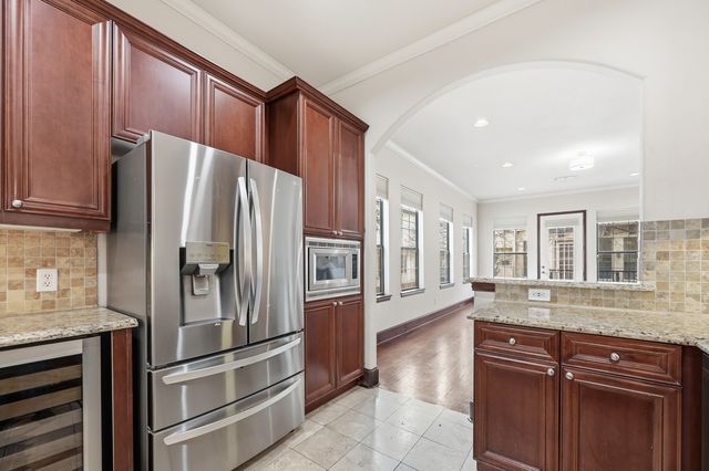 1020 Pavillion Street, Dallas, TX 75204