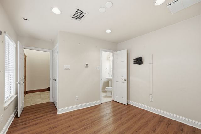 1020 Pavillion Street, Dallas, TX 75204