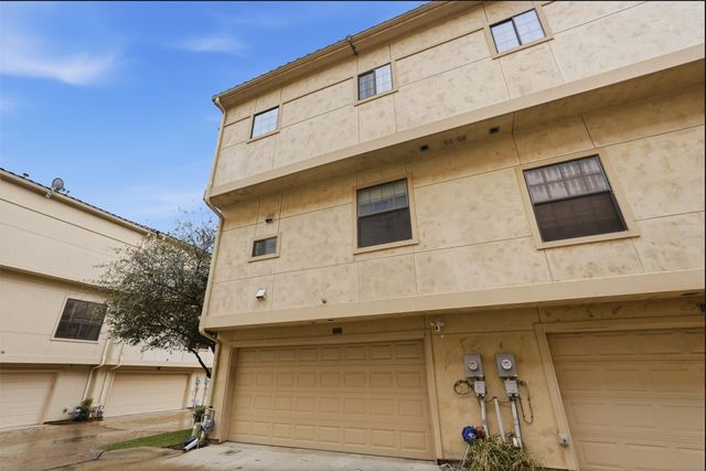 1020 Pavillion Street, Dallas, TX 75204