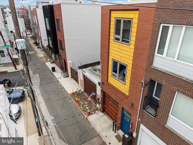 2114 BERGES ST, Philadelphia, PA 19125