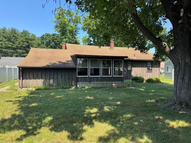 20 Pleasant St, Ludlow, MA 01056