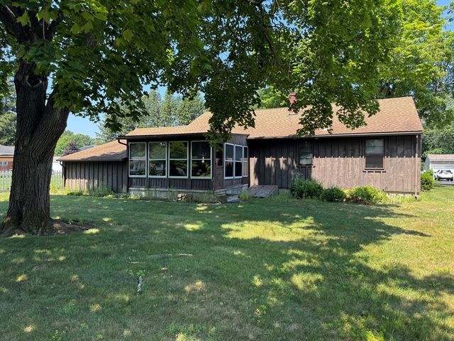 20 Pleasant St, Ludlow, MA 01056