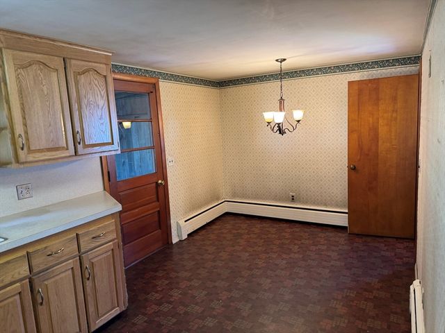 20 Pleasant St, Ludlow, MA 01056