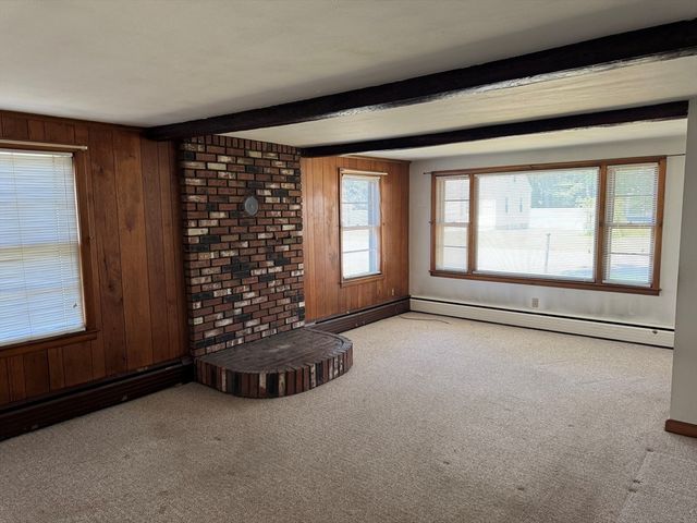 20 Pleasant St, Ludlow, MA 01056