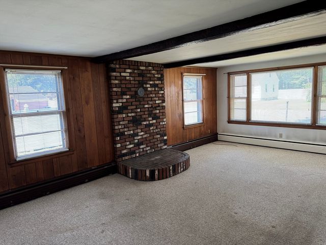 20 Pleasant St, Ludlow, MA 01056