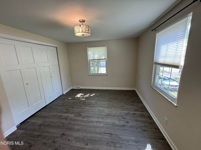 6350 Wedgewood Drive, Sylvania, OH 43560
