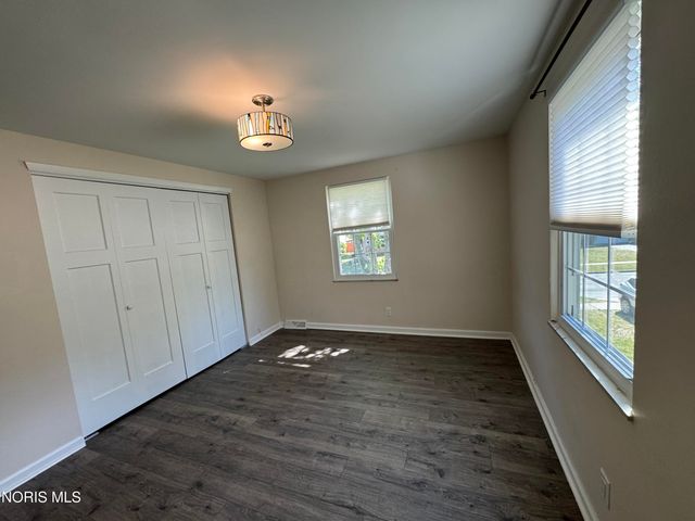 6350 Wedgewood Drive, Sylvania, OH 43560
