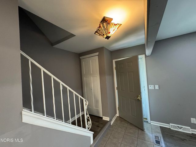 6350 Wedgewood Drive, Sylvania, OH 43560