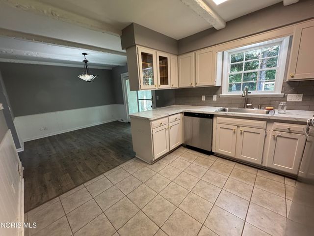 6350 Wedgewood Drive, Sylvania, OH 43560