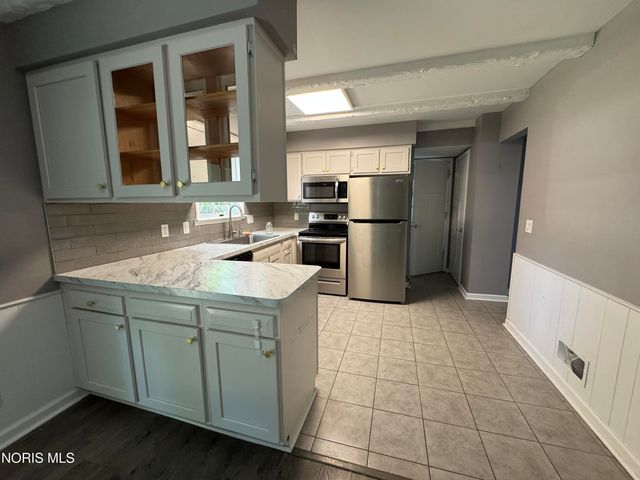 6350 Wedgewood Drive, Sylvania, OH 43560