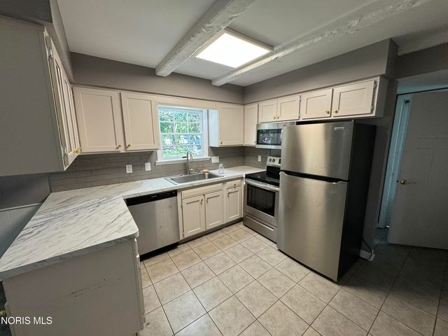 6350 Wedgewood Drive, Sylvania, OH 43560