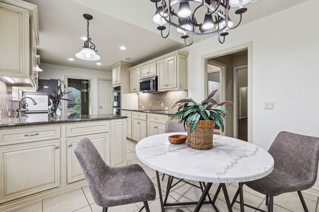 2517 Willowgate Lane, Carrollton, TX 75006