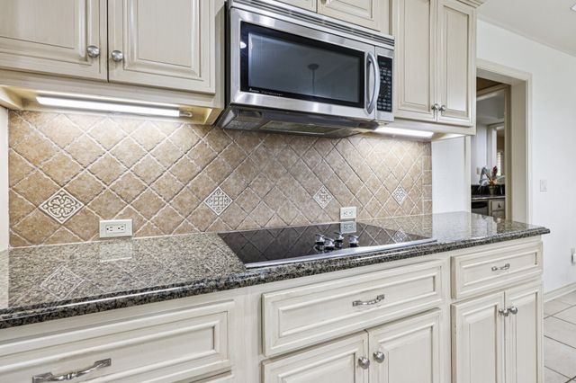 2517 Willowgate Lane, Carrollton, TX 75006