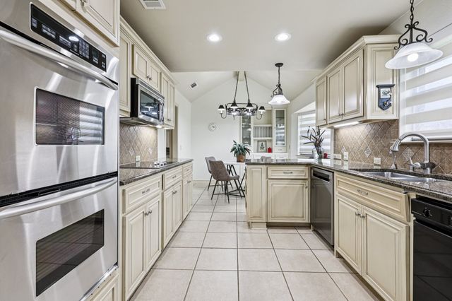 2517 Willowgate Lane, Carrollton, TX 75006